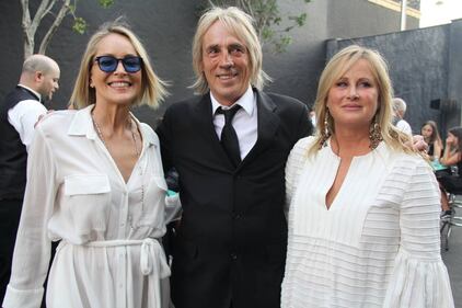Madonna e Sharon Stone: sexy dive a confronto 24