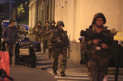 Parigi, blitz delle forze armate  6