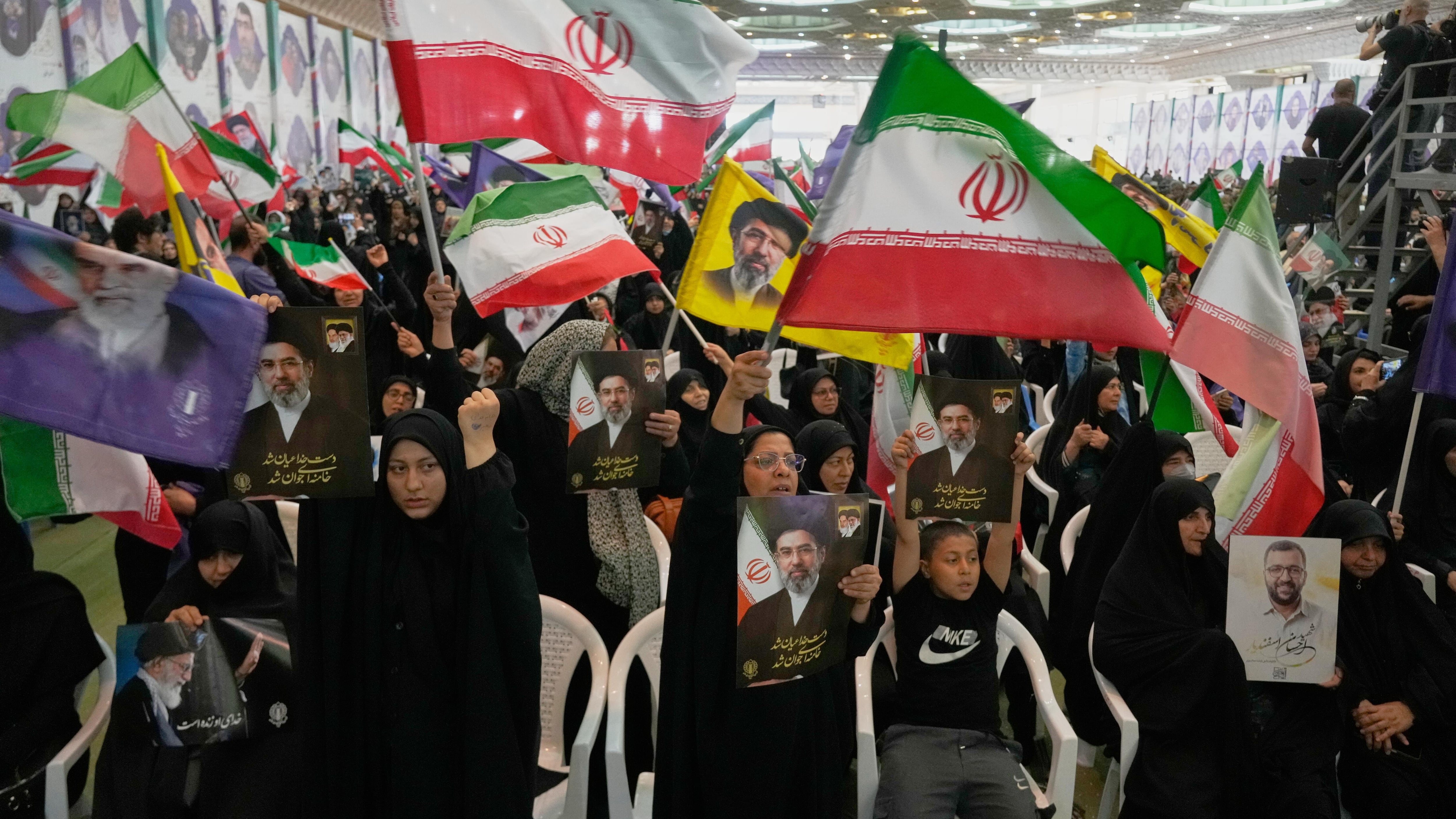 Teheran: "Scambio di messaggi con gli Usa sospeso da mesi". Trump: "Fake News, colloqui proseguiti anche oggi"