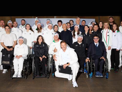 Gli Azzurri in bianco. E l'omaggio ad Armani