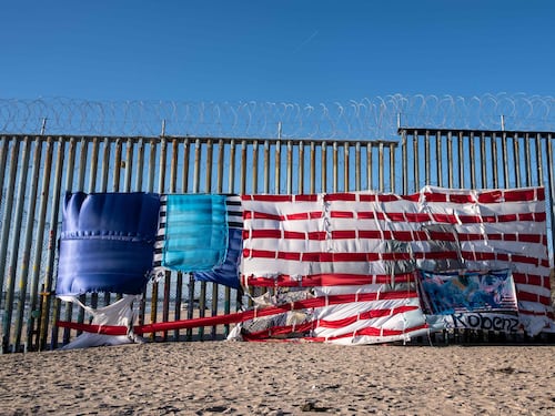 Usa, Corte Suprema: "Sì a restrizioni al diritto d'asilo dei migranti"