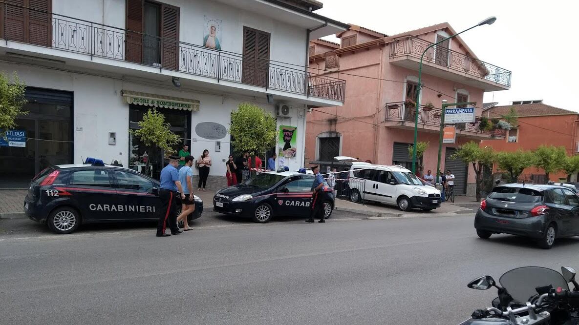 Pacco bomba, l'avvocato rischia l'uso delle mani