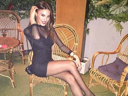 Ilaria D'Alessio, in posa sexy su Instagram: "Gigi non fa solo le canzoni belle"