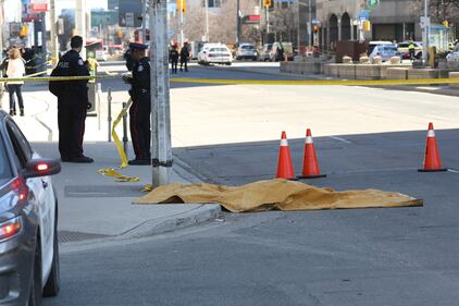 Canada, furgone su pedoni a Toronto 5