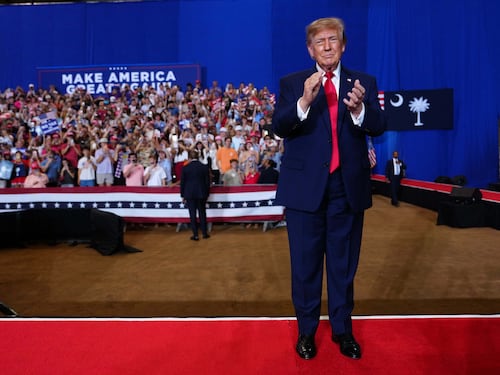 Trump contro la BBC, arriva la svolta nella causa miliardaria: il presidente dovrà testimoniare
