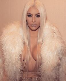 La sexy provocazione di Kim Kardashian su Instagram 10