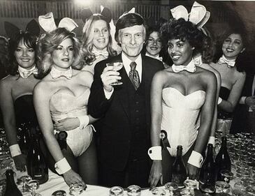 La PlayBoy Mansion è in vendita 9