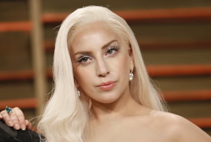 Lady Gaga per il terremoto: foto 15