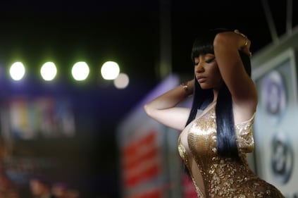 Nicki Minaj in topless per i fan 24