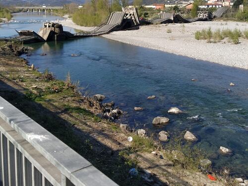 Un boato e poi il ponte è venuto giù
