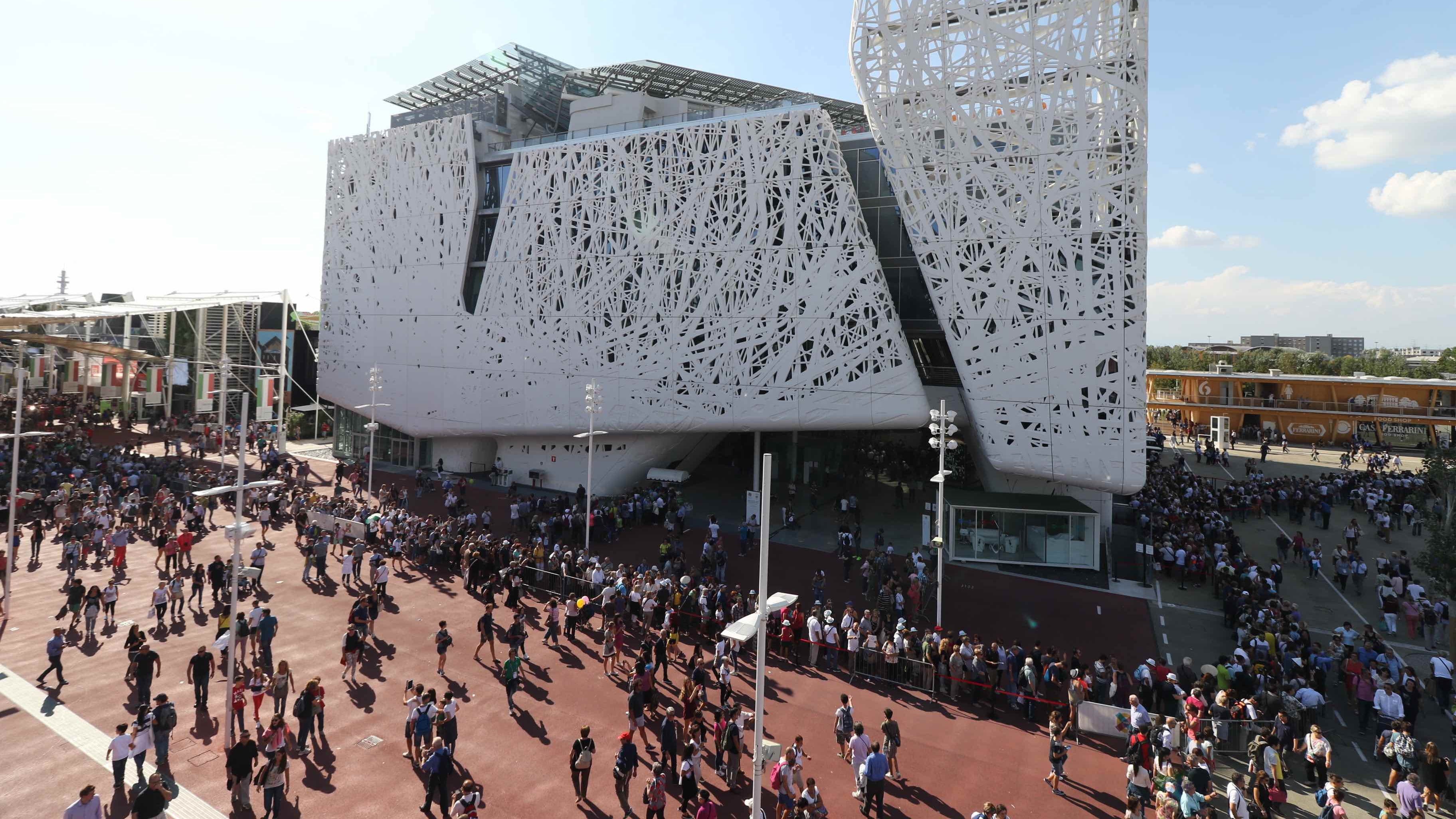 Quelle code infinite ai padiglioni e Milano diventata "place to be"