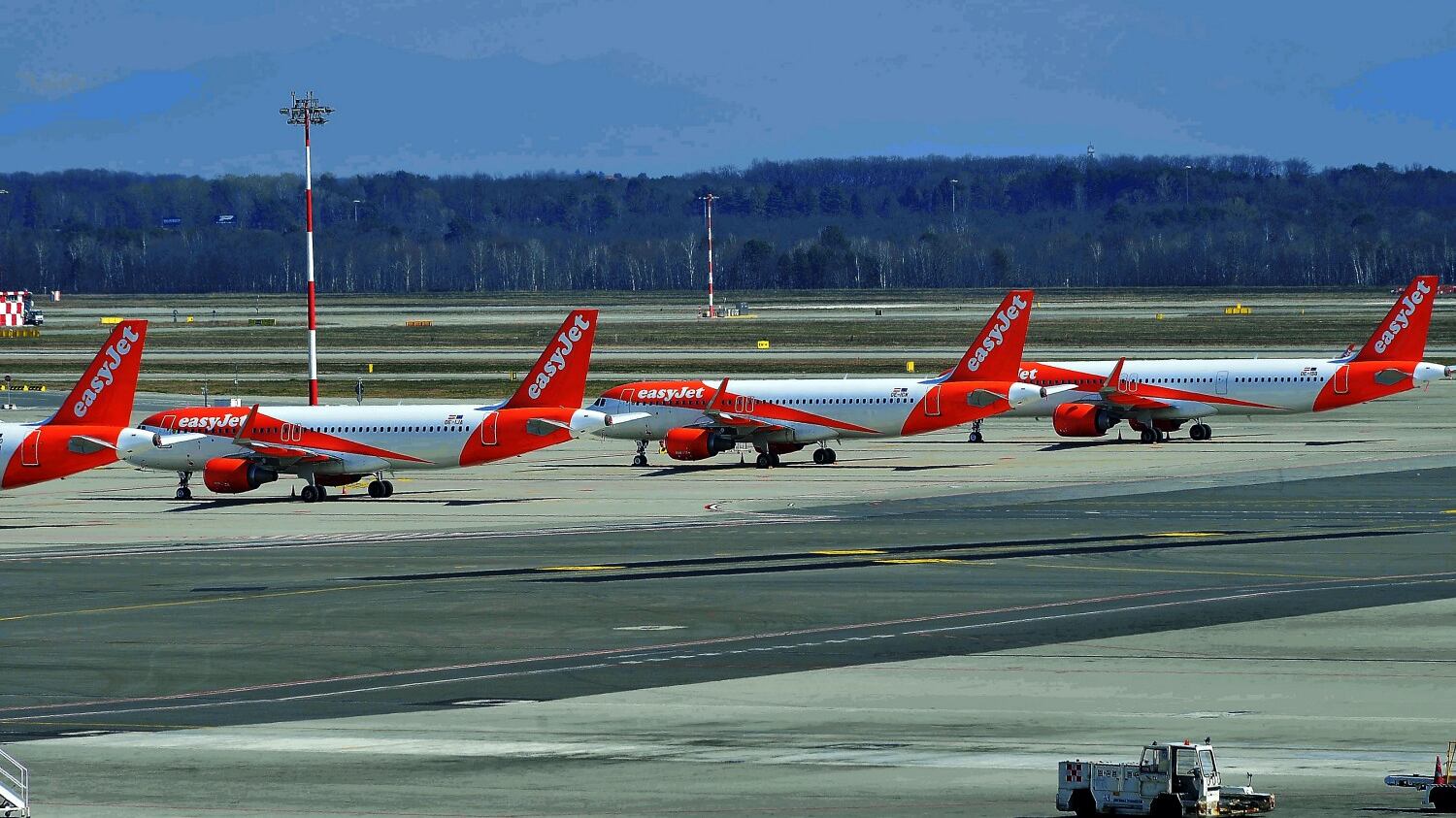 Più di 500 voli cancellati: ecco perché