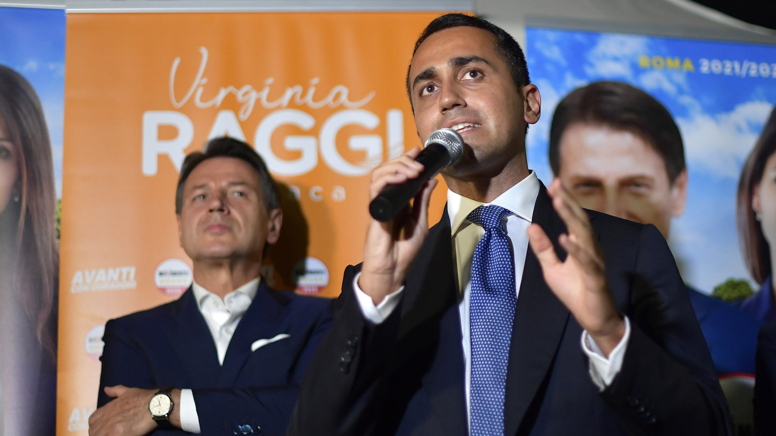 Conte rinvia la resa dei conti: congelata l'espulsione di Di Maio