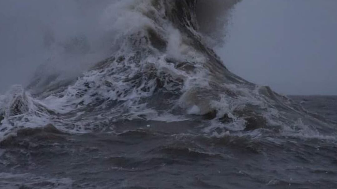 Tempesta Ciara, la Francia chiude la Tour Eiffel per forte vento