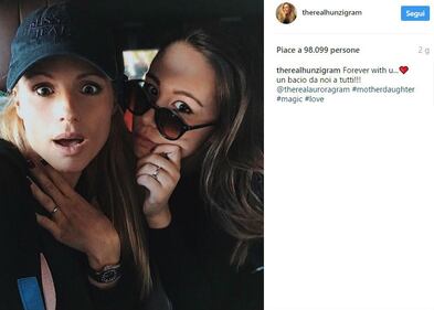 Michelle Hunziker e Aurora Ramazzotti, selfie in macchina 3