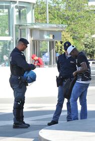 Immigrati e militari in Centrale 20