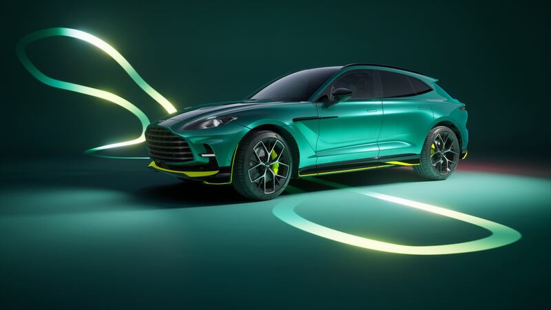 Aston Martin DBX707 AMR24, guarda tutte le foto 5