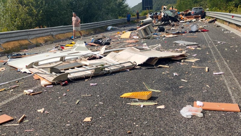 Frontale sulla statale tra Rieti e Terni: 6 morti e 30 feriti. Coinvolti un camper, un bus e tre auto
