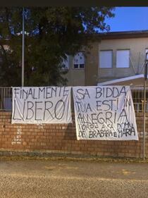 Zuncheddu torna libero dopo 33 anni di carcere, l'intero paese ad accoglierlo: le immagini 3
