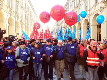 Cortei e scioperi a Torino: in piazza CGIL e UIL 2