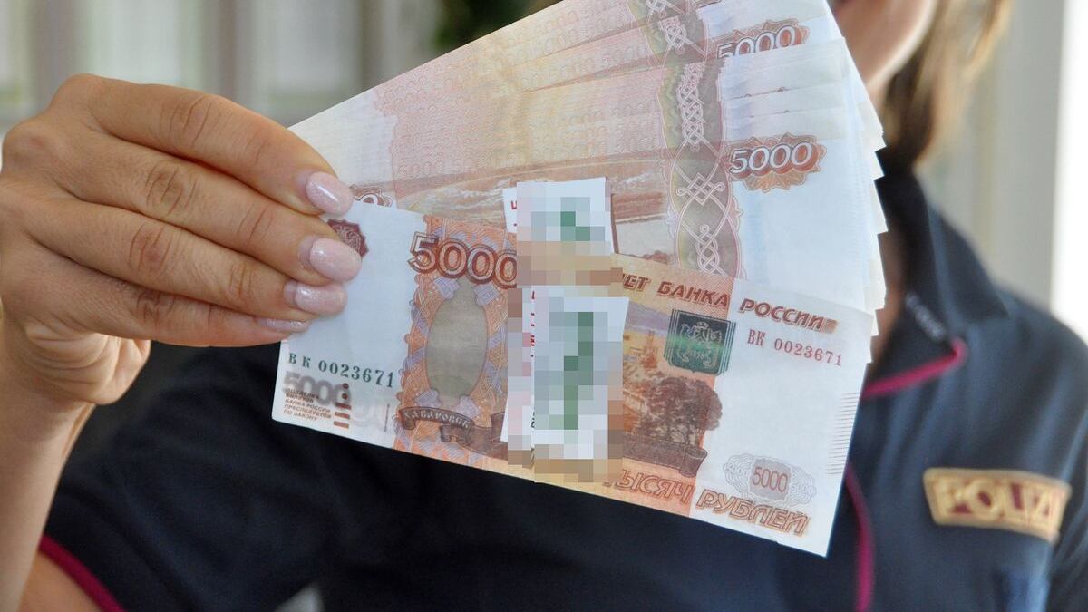 Al posto dei rubli, biglietti da visita: uomo d'affari russo truffato per 100 mila euro