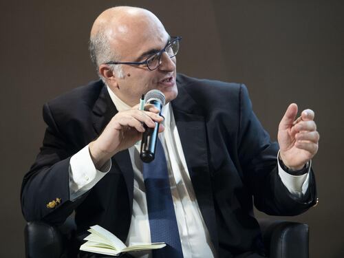 Il valzer dei portavoce Sechi arruolato a Chigi. Esodo da Valditara