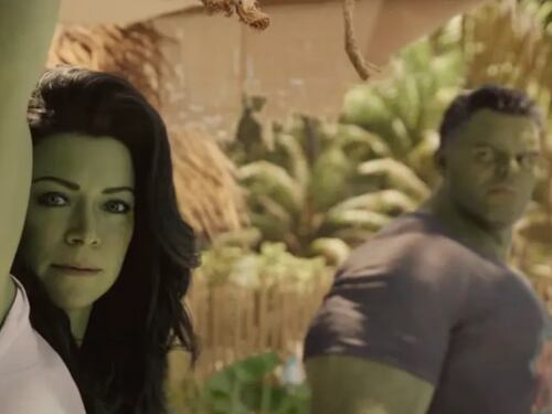 She-Hulk, l'ironia è il suo superpotere ma con i suoi pugni non si scherza...