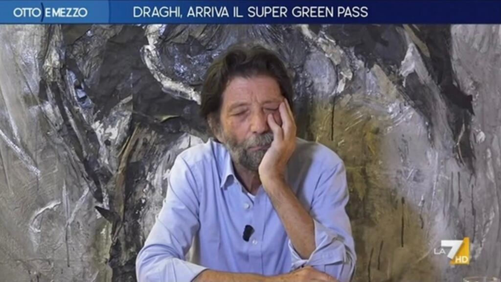 "Non so chi sia...": è scontro tra Cacciari e Stefano Feltri sul Green pass