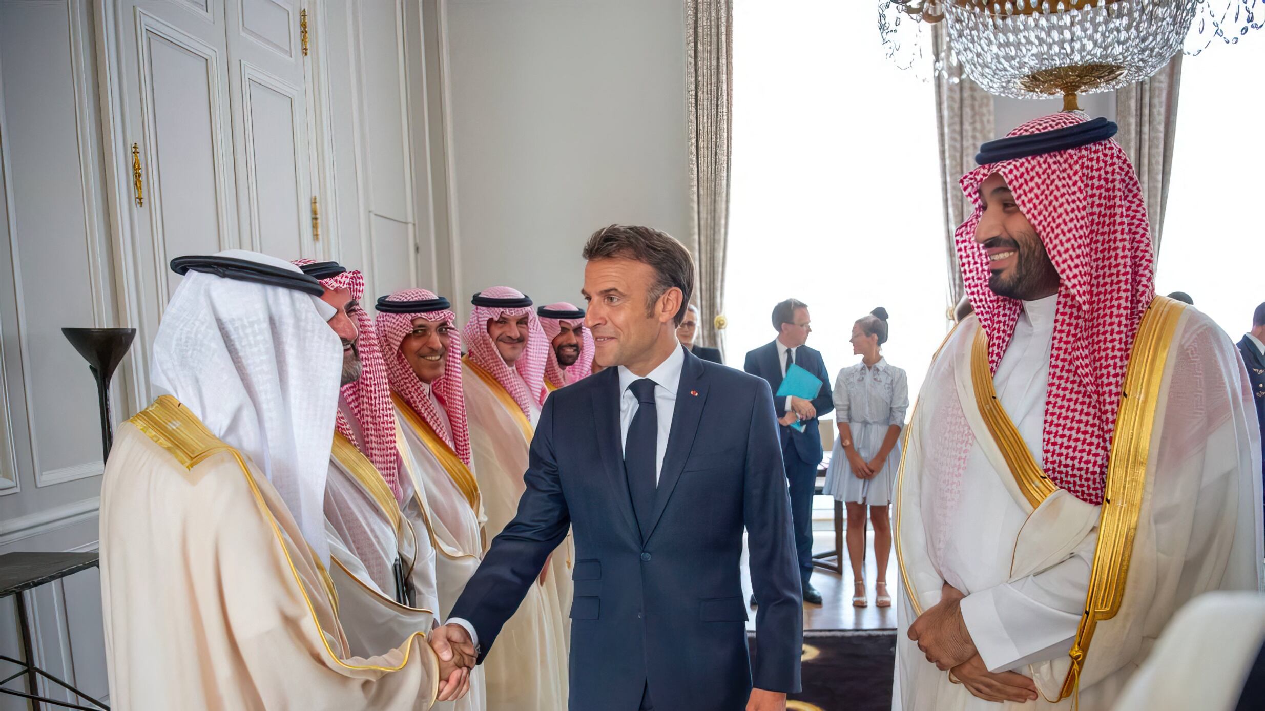 La doppia faccia di Macron. Così tradisce l'Italia sull'Expo