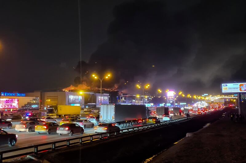 Attentato a Mosca nella sala concerti prima di un evento: centinaia di morti 4
