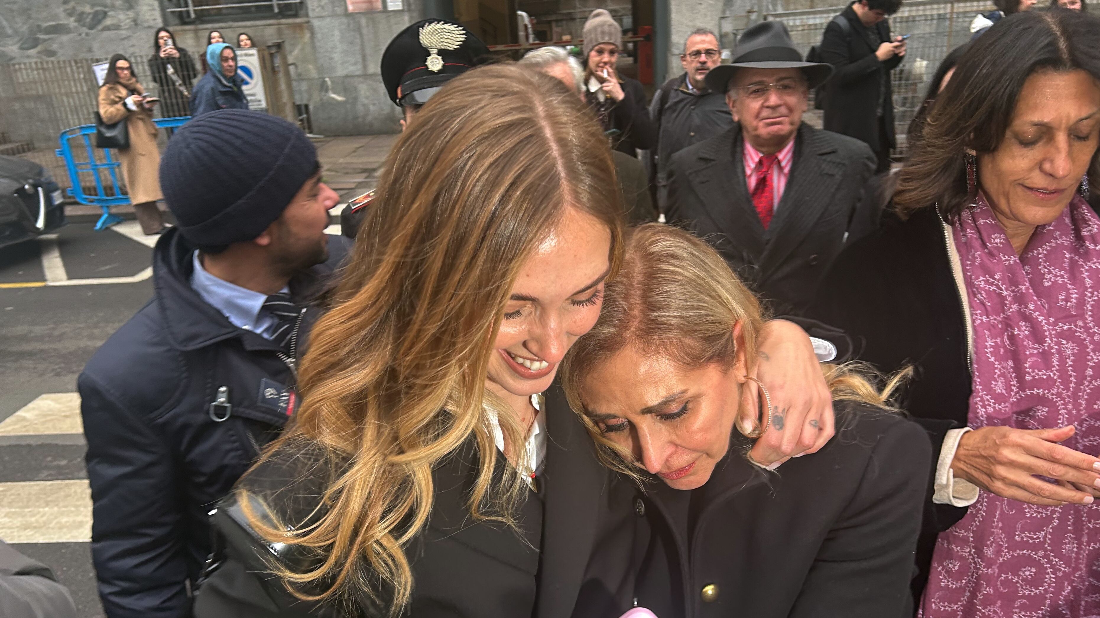 "Mi riprendo la mia vita". Quel grazie ai follower e il veleno della Lucarelli