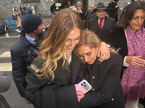 "Mi riprendo la mia vita". Quel grazie ai follower e il veleno della Lucarelli