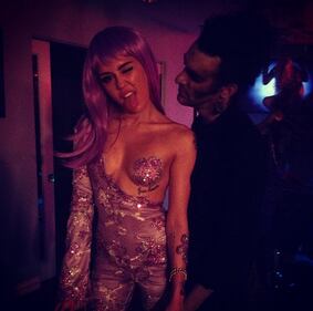 Miley Cyrus: prima sbronza poi tatoo della nonna 3