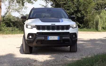 Jeep Compass 4XE, guarda tutte le foto della nostra prova 18