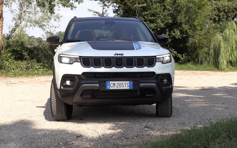 Jeep Compass 4XE, guarda tutte le foto della nostra prova 18