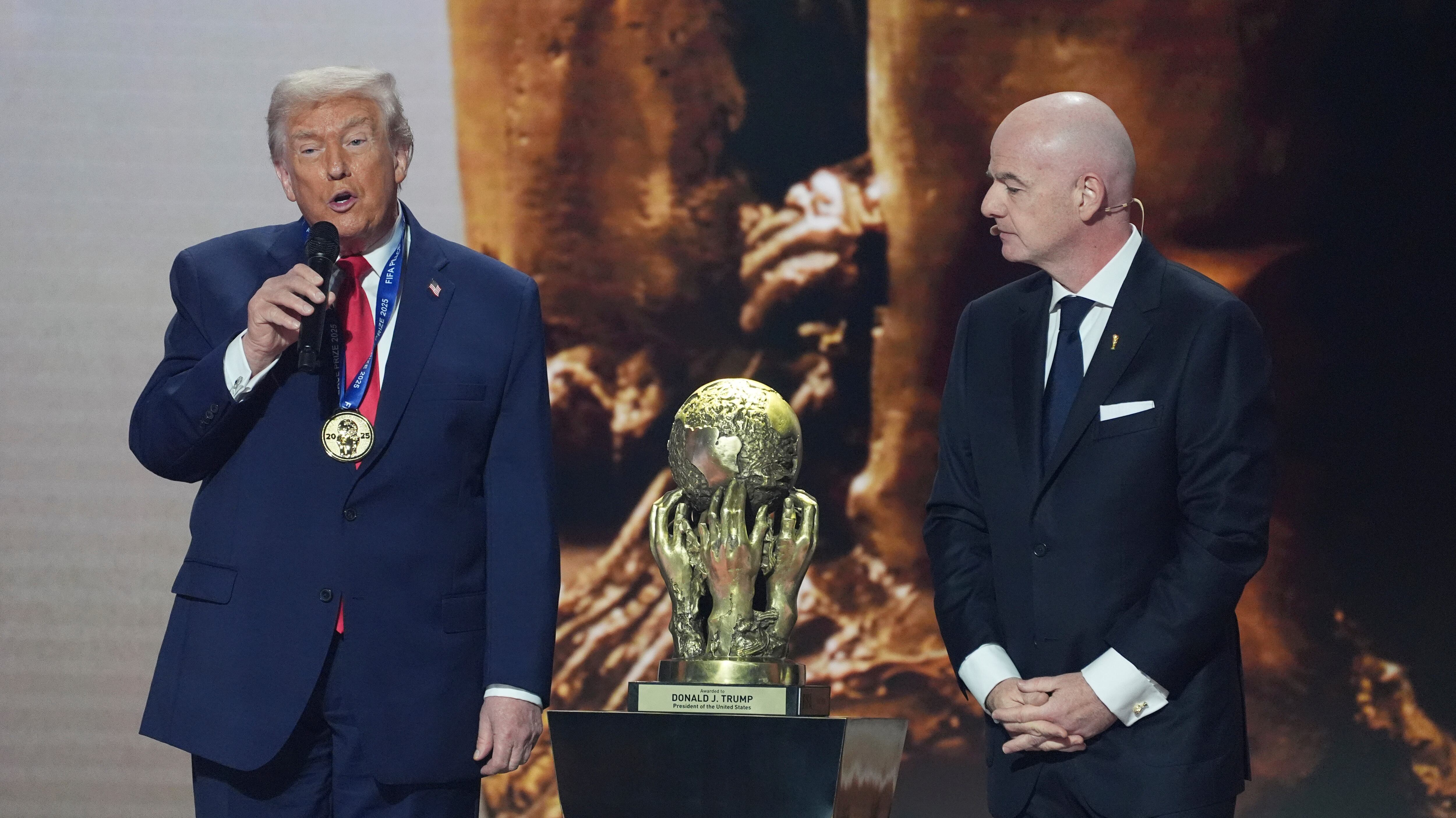 Violentate le regole sacre del pallone