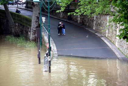 Maltempo, allarme per la Senna 10