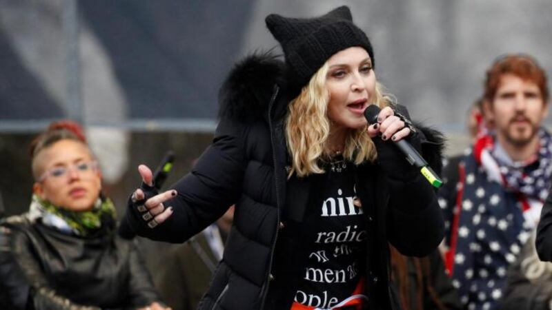 Madonna e Sharon Stone: sexy dive a confronto 10