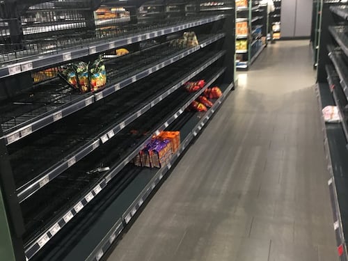 Amburgo, la campagna di un supermercato: scaffali vuoti contro il razzismo