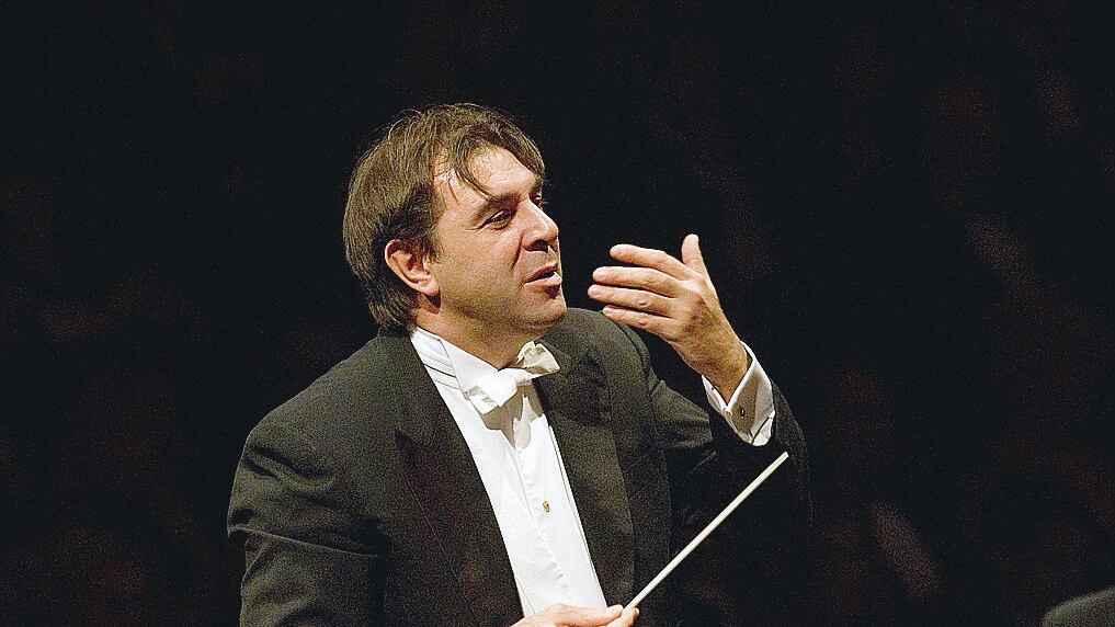 "Io al posto di Barenboim? Prima dirigo la Traviata..."