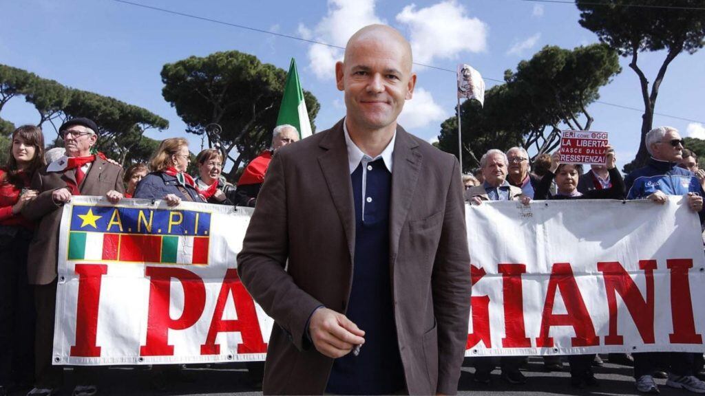 Nell'università degli illiberali basta un tweet e perdi il posto