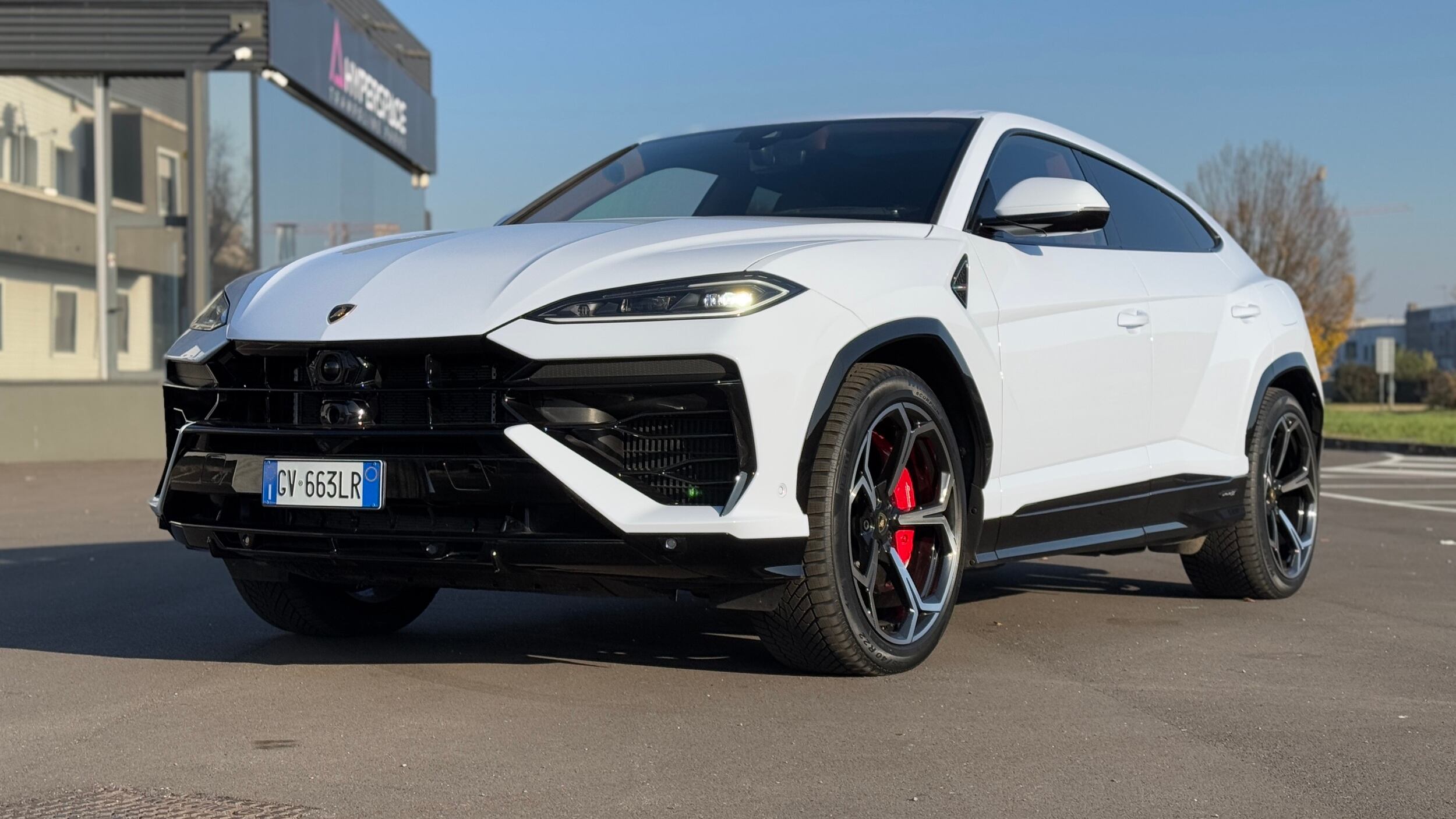 Lamborghini Urus SE: con l’ibrido plug-in arriva a 800 CV