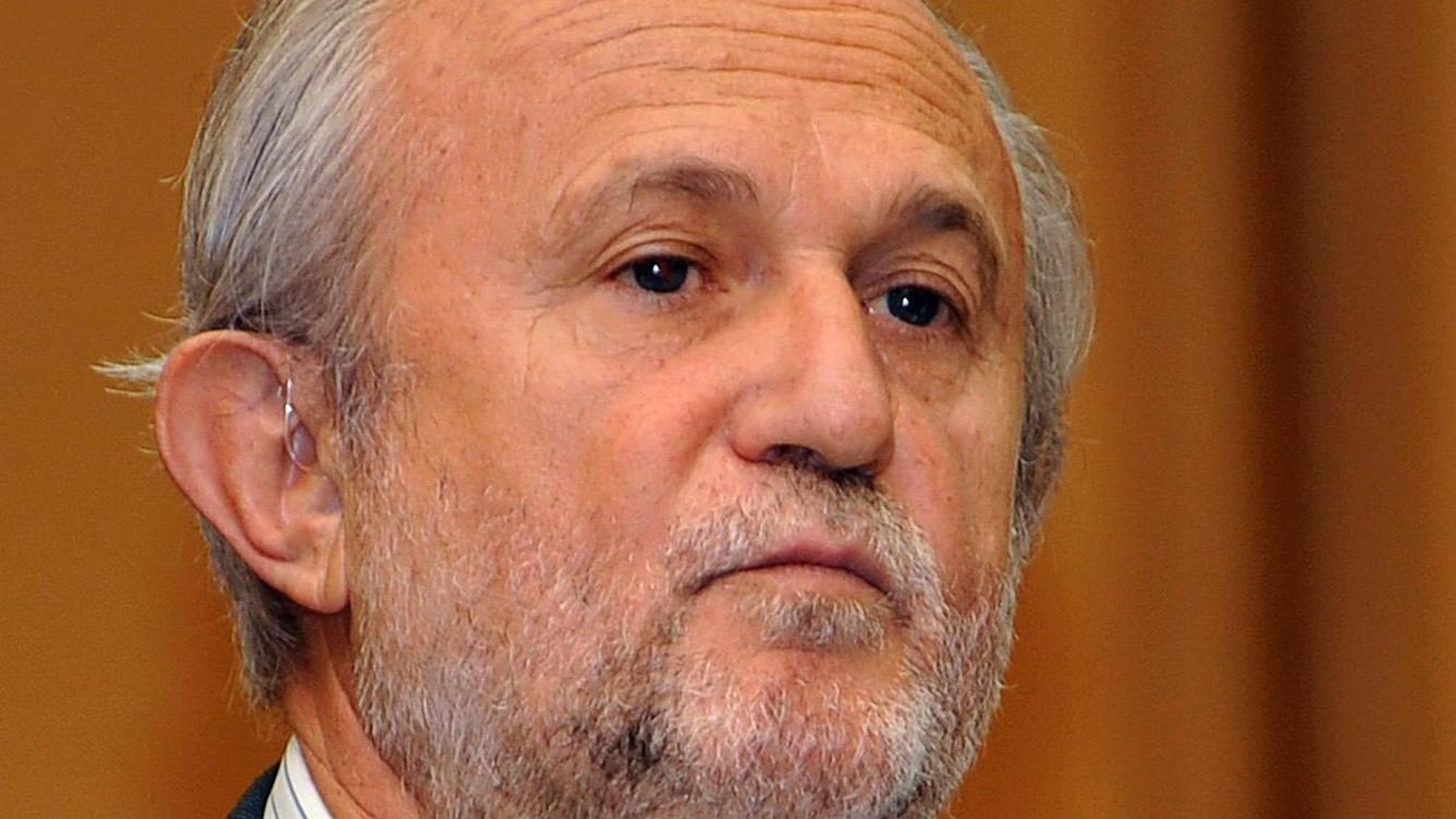 Gli insegnanti hanno scritto al sindaco per dissociarsi dai blitz dell'ex senatore Pd