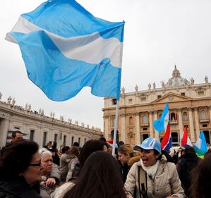 San Pietro attende l'Angelus del Papa 12