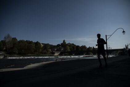 Il coronavirus "ripulisce" le acque del fiume Po 4