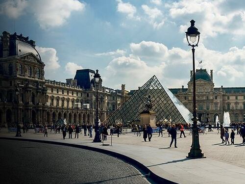 Coronavirus: chiuso anche il Louvre di Parigi