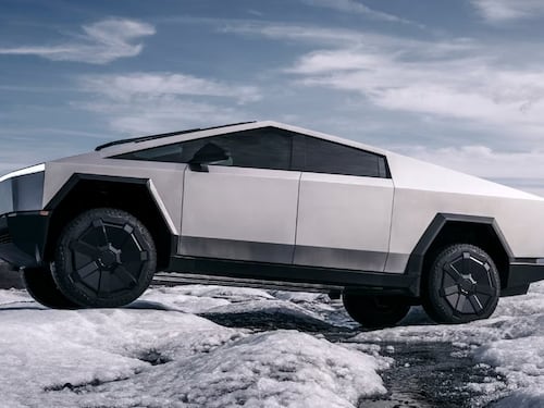 Tesla Cybertruck: prestazioni, prezzo e autonomia del futuristico pick-up