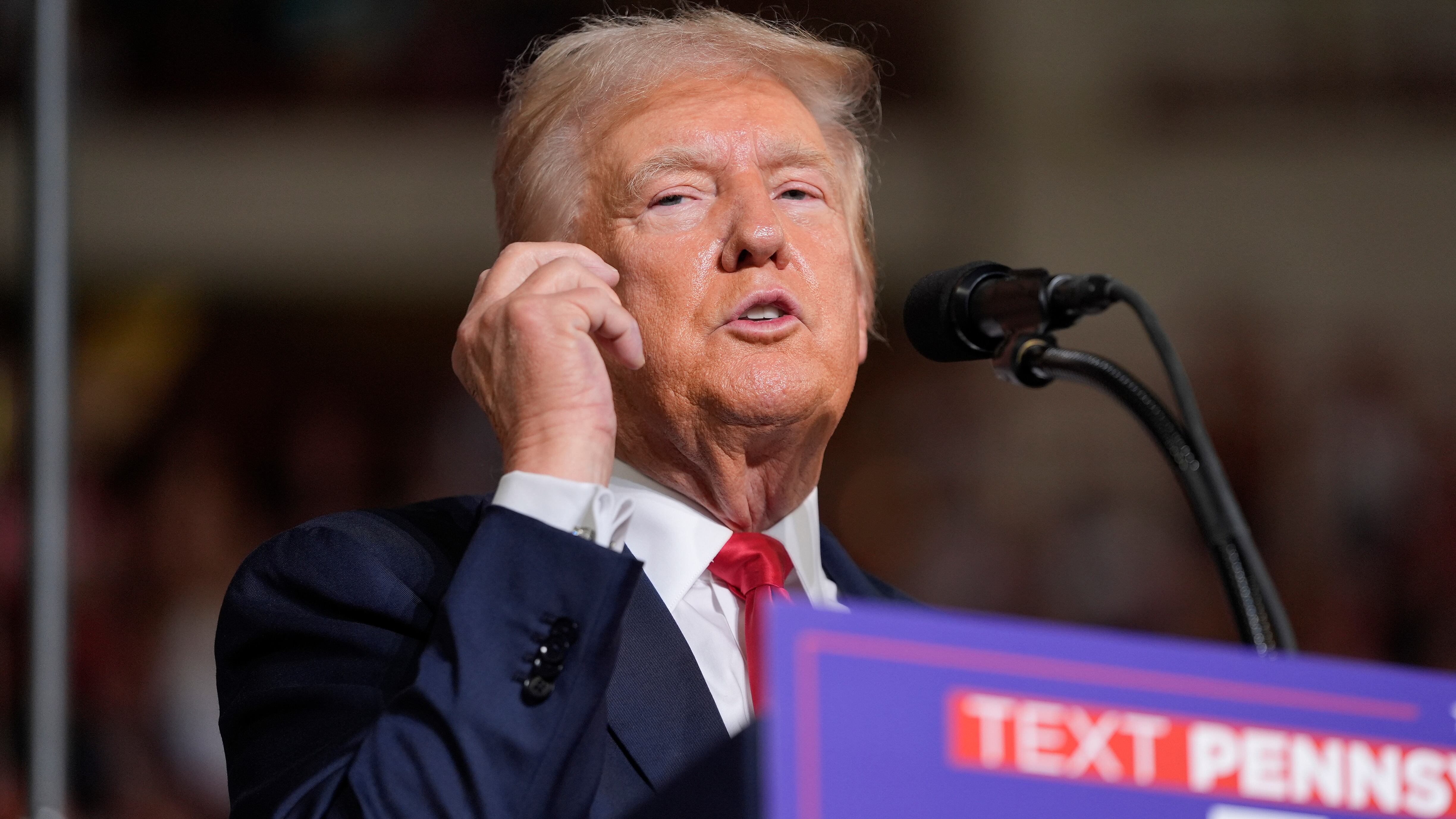 "Khelif? Un bravo pugile uomo". E Trump annuncia la stretta: "Con me non succederà"