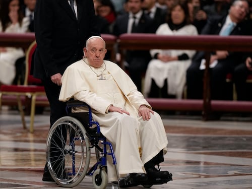 Il Papa allontana l'ipotesi dimissioni ma avverte: "Ho già preparato la mia tomba..."