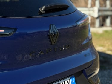 Renault Captur 1.8 E-Tech: guarda tutte le foto 8